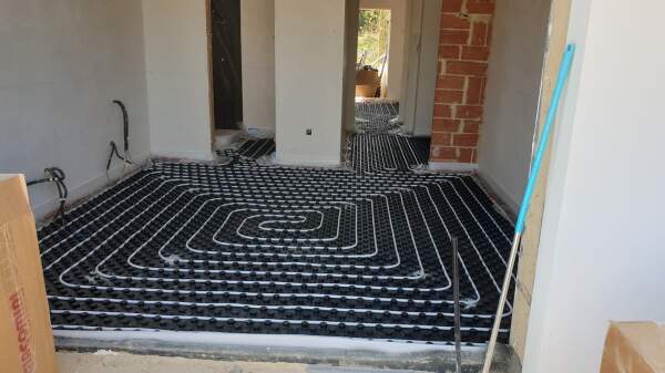 Heating installation for private homes 